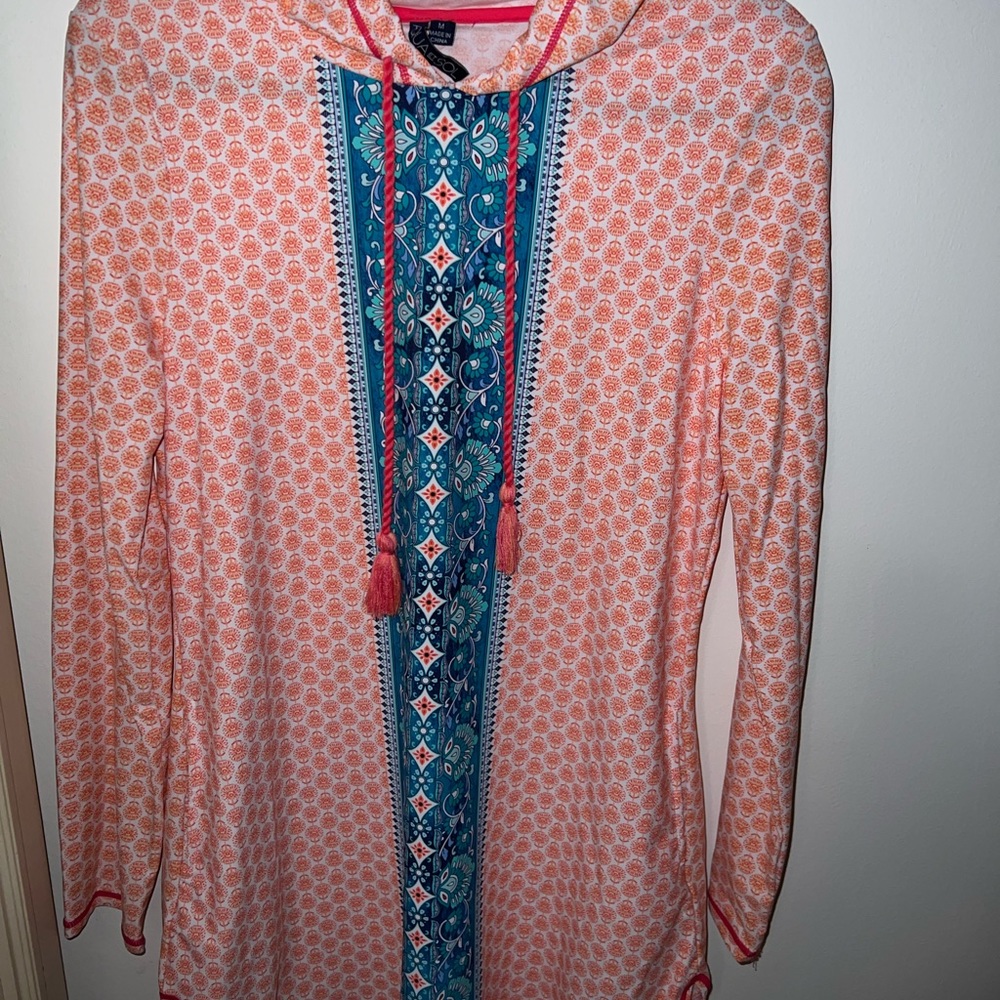 Aqua et Sol Long Sleeve Coverup With Hood Size small Excellent condition
